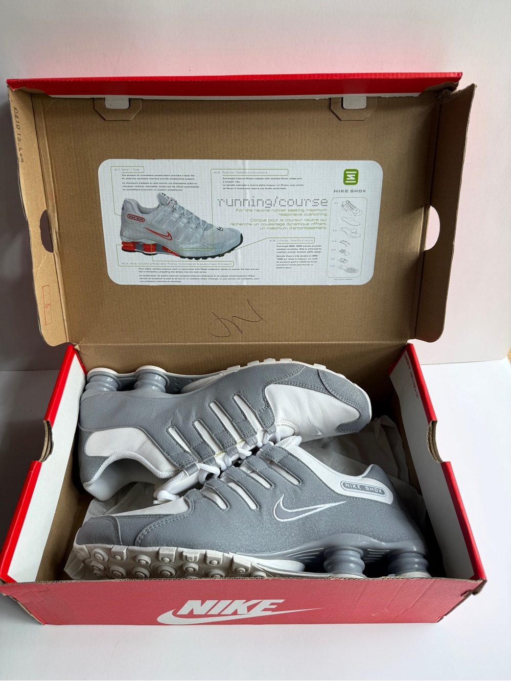 Nike Shox NZ Men’s Running Shoes White Gray Size 11 - Picture 2 of 10